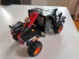 Off-road truck