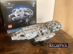 2004 Battlestar Pegasus Midi-Scale