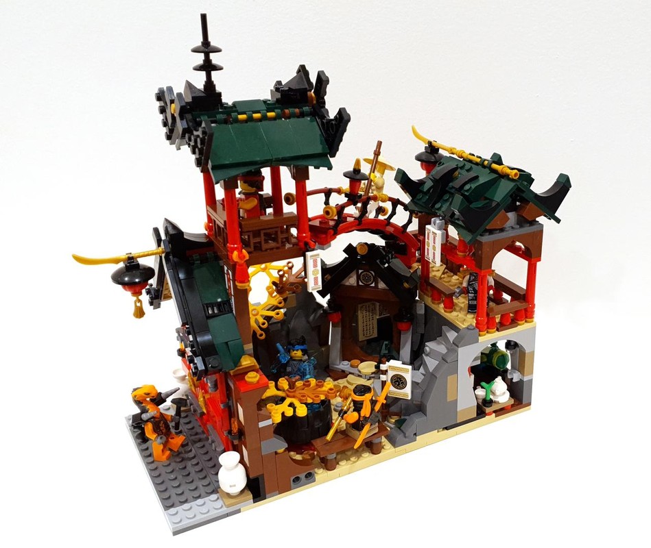 Lego Dojo Temple Courtyard