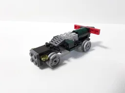 31015 - Mad-Max-Style Car