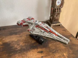 Republic Arquitens-Class Light Cruiser Midi-Scale
