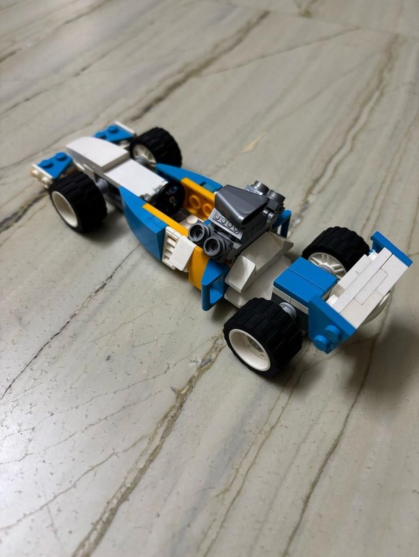 Lego Futuristic F1 with Futuristic Doors (Alt-31072)