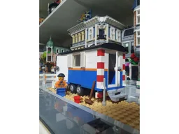 Site hut on wheels