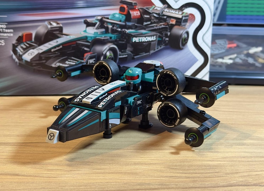 Lego Mercedes F1 77244 XWing Alt Build