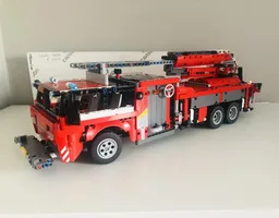 42098: Ladder Truck
