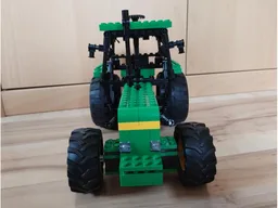 John Deere 3140
