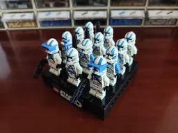12 Minifigures Stand