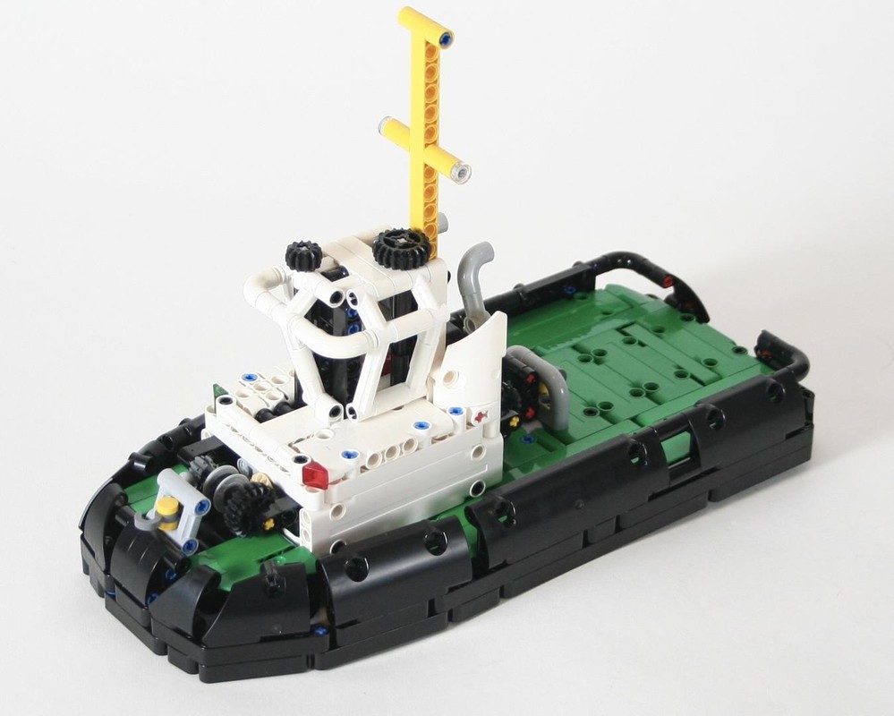 Lego Harbor Tugboat