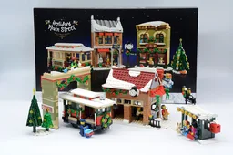 10308 Holiday Tram Station // Rebuild Your Set