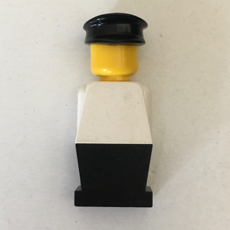Lego LEGOLAND White Torso, Black Legs, Black Hat