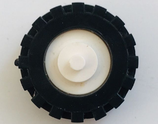 Lego Wheel Center Small with Stub Axles (Pulley Wheel) with Black Tire 15mm D. x 6mm Offset Tread Small (3464 / 3641) / White