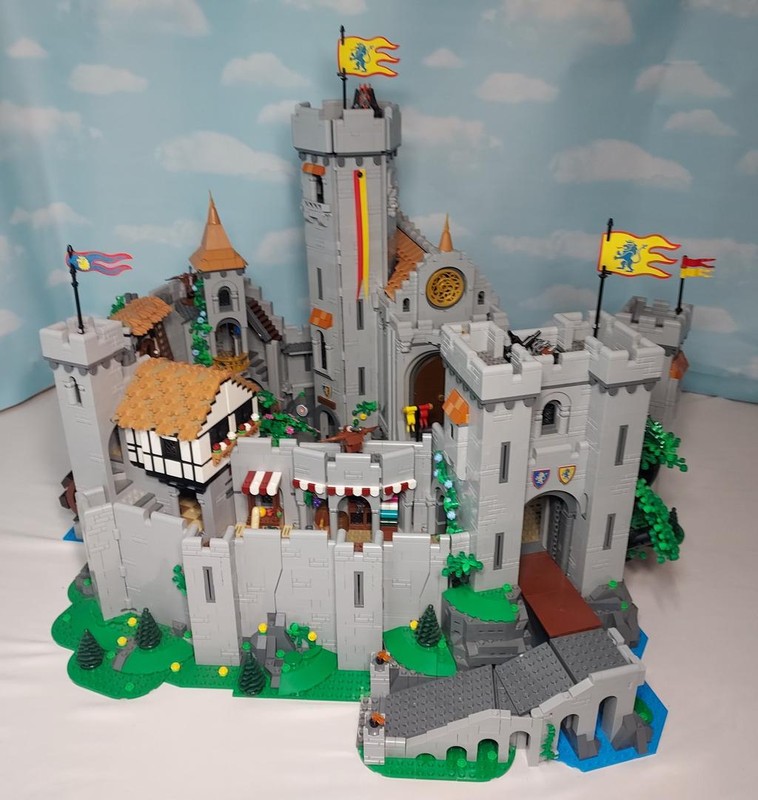 Lego The Completed Lion Knight's Castle, a 10305 expansion