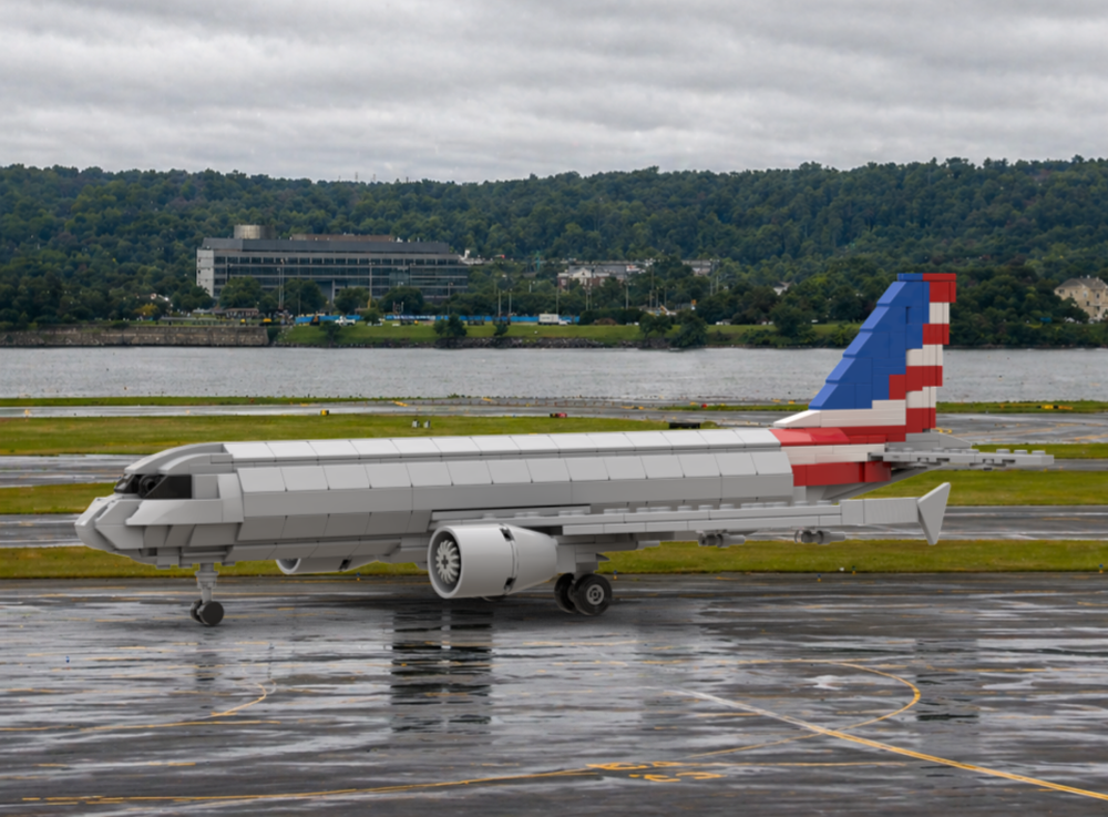 Lego Airbus A320-200 - American Airlines Livery (1:100)