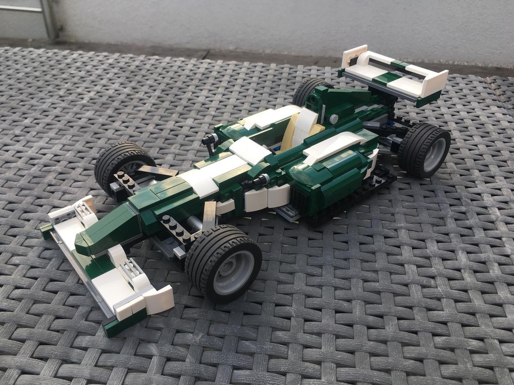 Lego 10242 alternate model F1 car based on the idea of Nathanael Kuipers