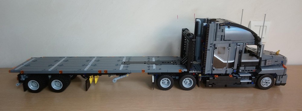 Lego American-style Flatbed Semitrailer for 42078 Mack Anthem