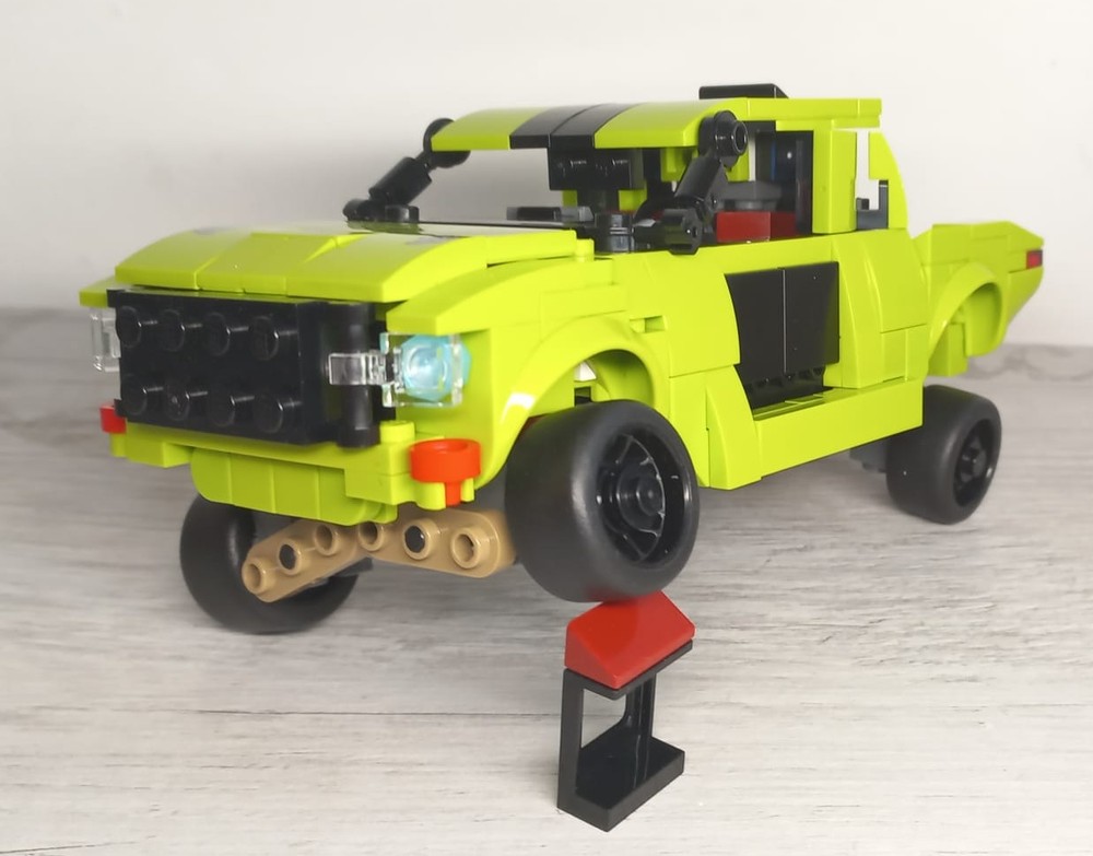 Lego 77237 Dakar Rally inspired pickup truck (Outdated Version)