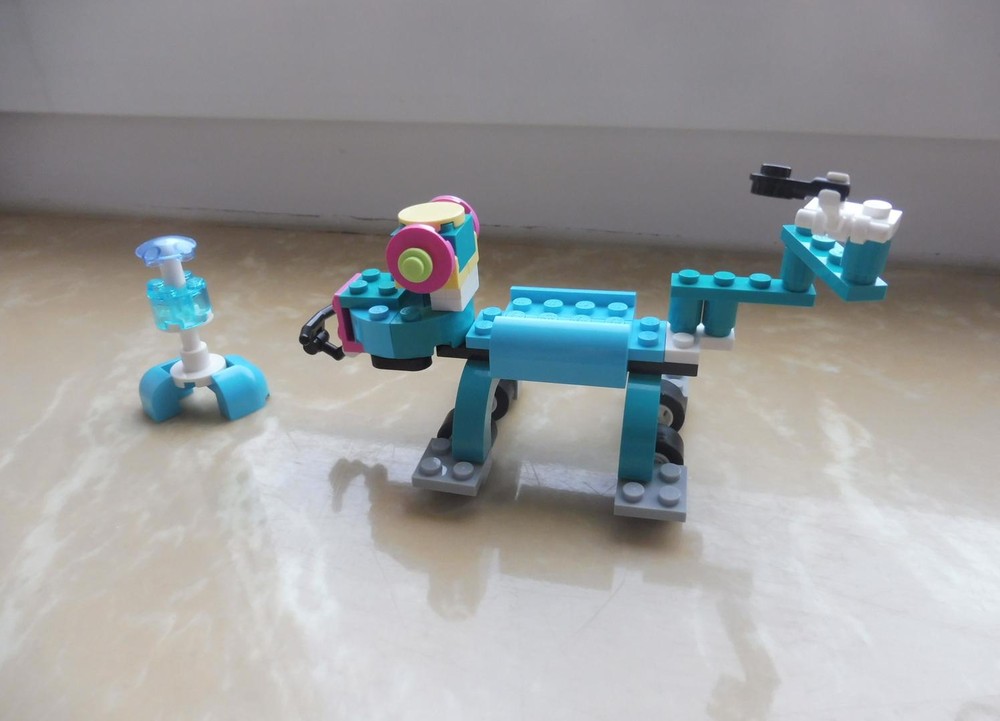 Lego Rolling Dog + Fountain