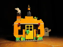 11022 Pumpkin house