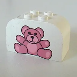Brick Curved 2 x 4 x 2 Double with Teddy Bear Print / White