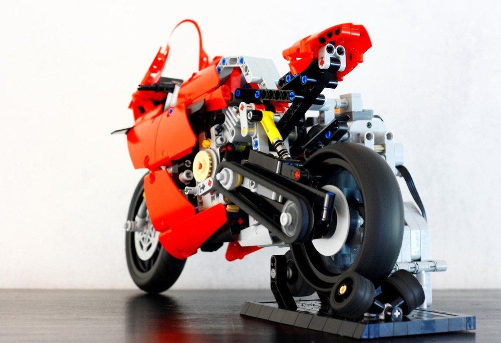 Lego 42107 Ducati Panigale - Motorized Roller Track