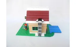 31038 Gingerbread House