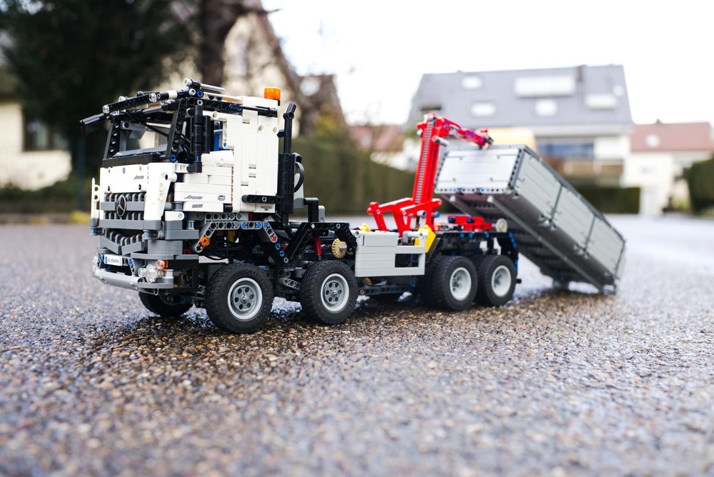 LEGO Technic Arocs Hook Lift Truck