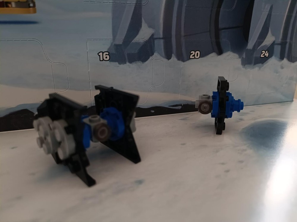 Lego 2x day 3 star wars advent calendar TIE bizarro and TIE/MG