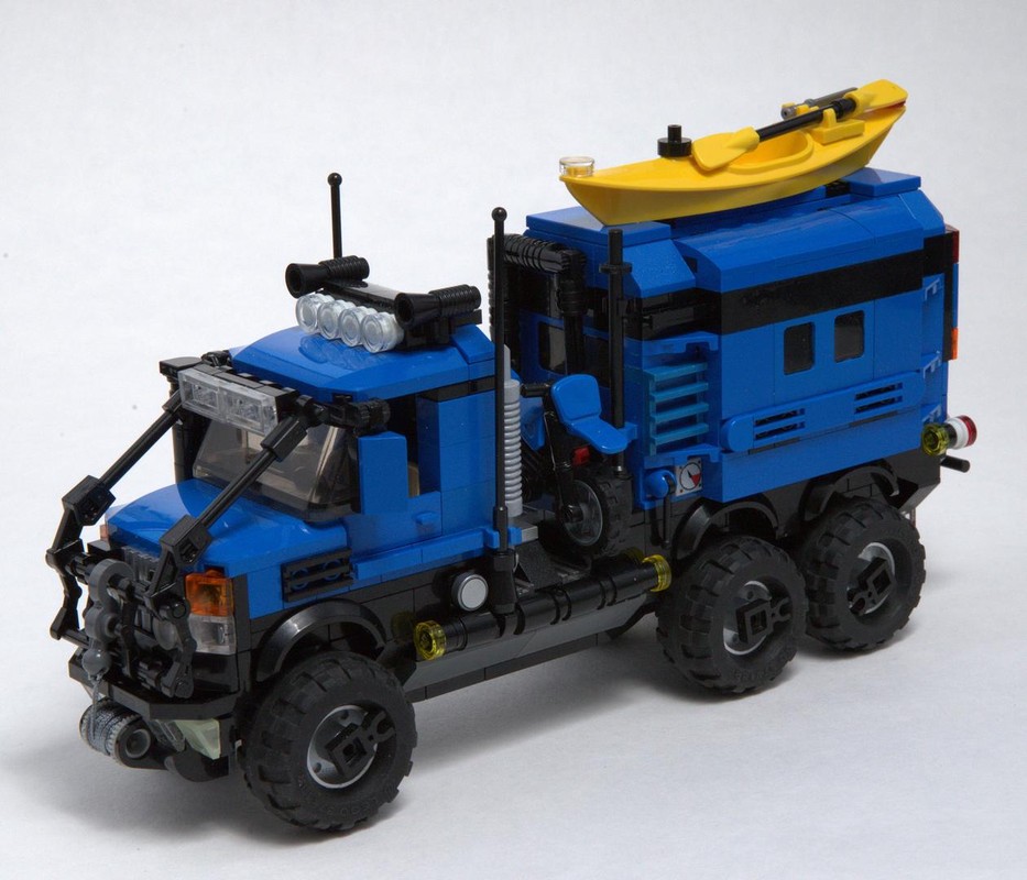 Lego Offroad adventure truck with lab