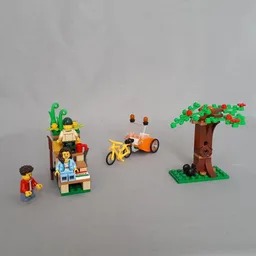Going to the park (60326 alt)