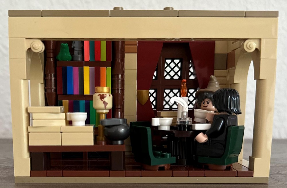 Lego Hogwarts Teacher's Lounge - LEGO Harry Potter