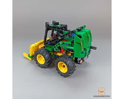 42136 Compact Loader