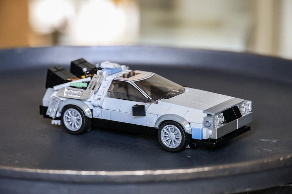 Lego DeLorean Time Machine (Speed Champions Scale)