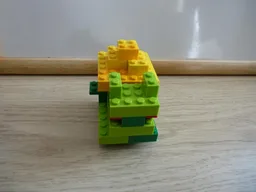 Shiny Ivysaur pokemon