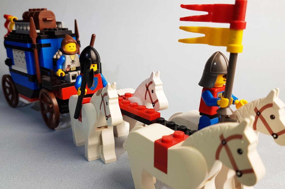 Lego Medieval Queen's Carriage