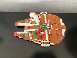 Gingerbread Millennium-Falcon