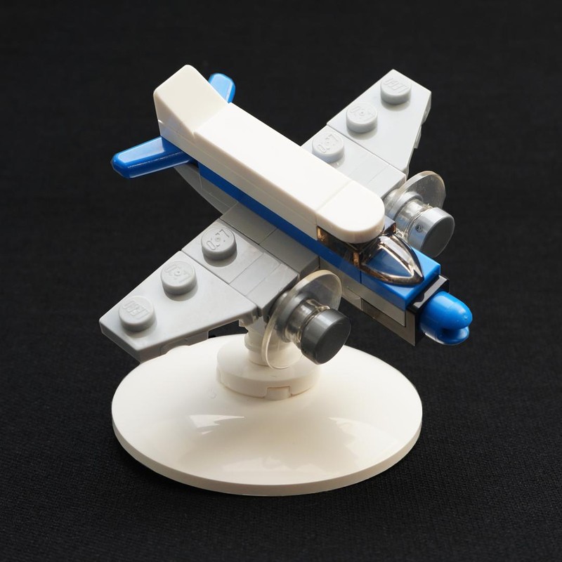 Lego micro DC3/C-47 airplane