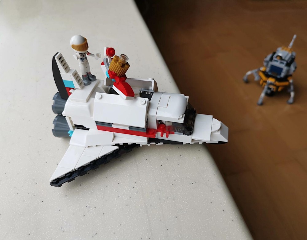 Lego 31117 Space Shuttle for Lunar Lander