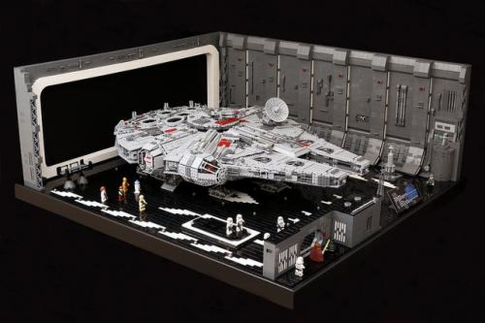 Lego Docking Bay 327 for UCS Falcon