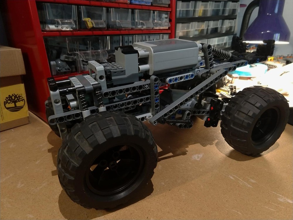 Lego Baja truck chassis