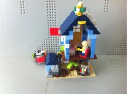 31063 Lakeside Treehouse