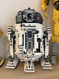 42100 Model C: R2-D2