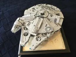 stifos - Millennium-Falcon
