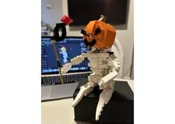 31129 Skeleton with Pumpkin Head