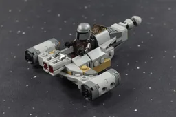 Naboo Starfighter out of Razor Crest Microfighter