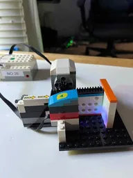 Automatic opening doors (17101 - LEGO Boost)