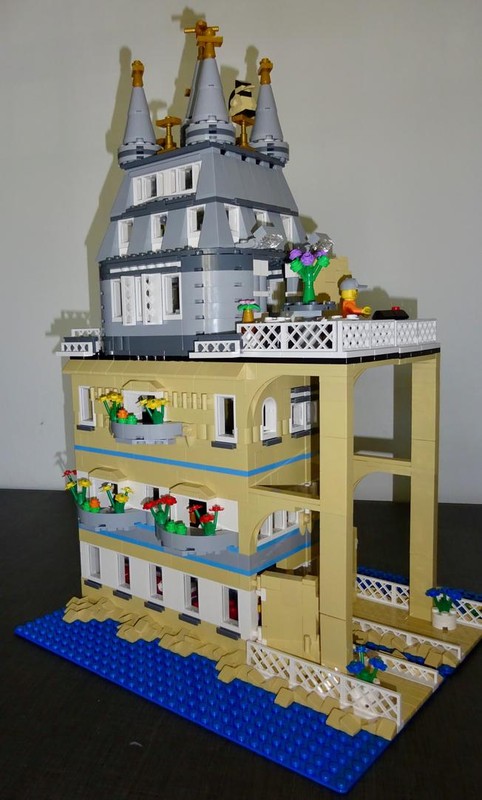 Lego Apartment building (10214)