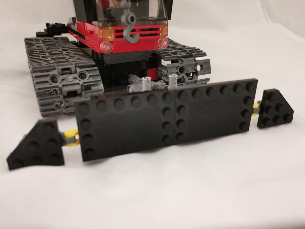 Lego Snow plow for Pistenbully