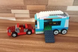 10696 Camper