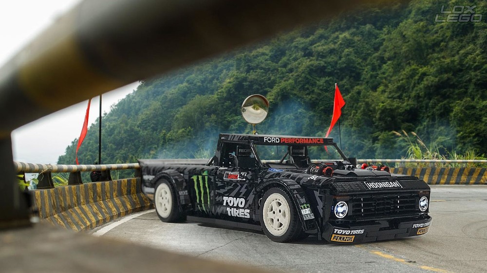 Lego Ford F-150 Hoonitruck