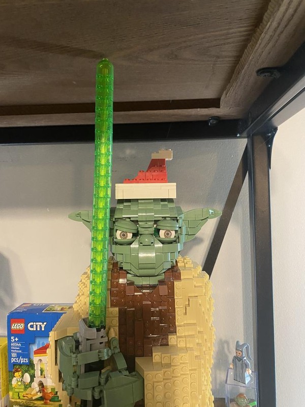 Lego Yoda (75255) Christmas Santa Hat Star Wars